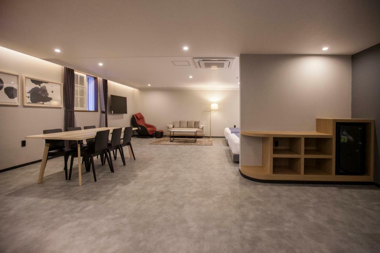 Browndot Hotel Masan Odong Чханвон Экстерьер фото